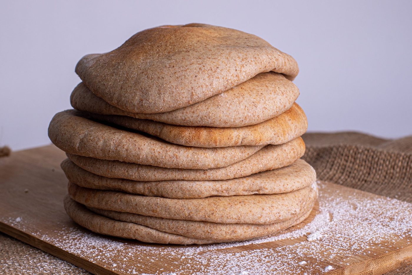 Pita integral recién horneada
